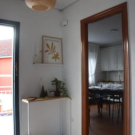 Casa En Chapela, Con Vistas A La Ría De